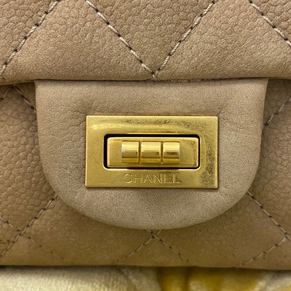 SOLD Chanel Beige Iridescent Caviar Reissue - Picture 6 of 16